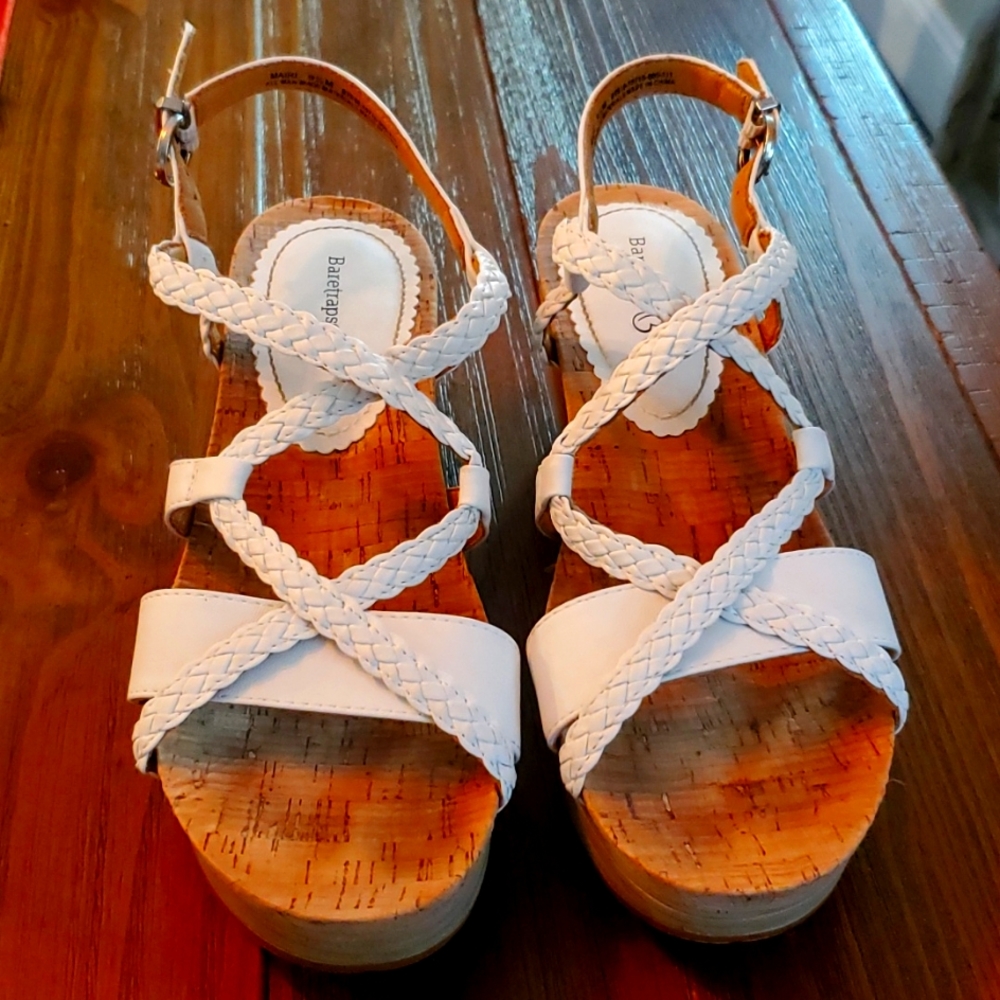 Gently uses pair of Baretrap white platform sandals size 9 1/2